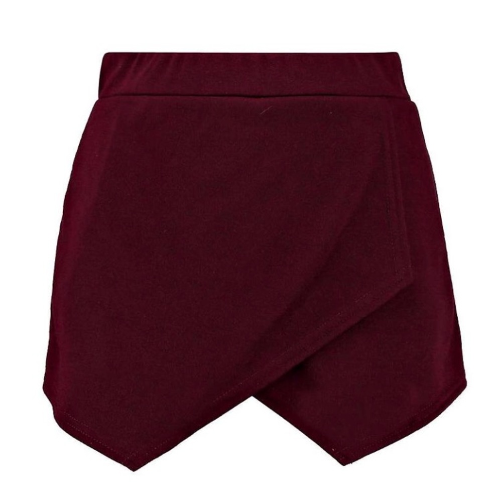 Boohoo maroon skort